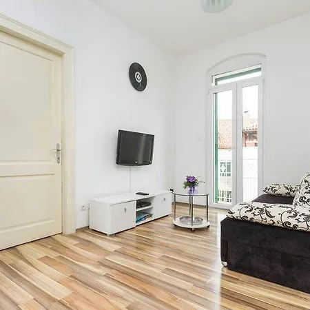 旧城区中心客房酒店 3*