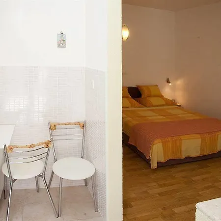Central Old Town Guest house 3*