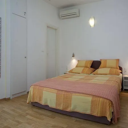 Central Old Town Guest house 3*