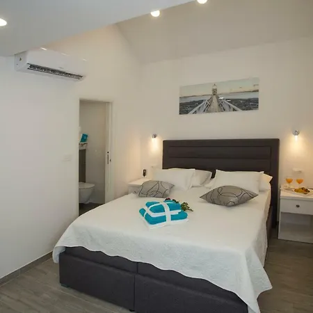 旧城区中心客房酒店 3*