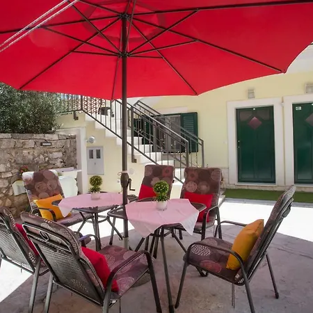 Central Old Town Guest house Split