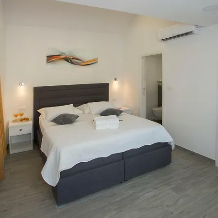 Old Town 3* Split
