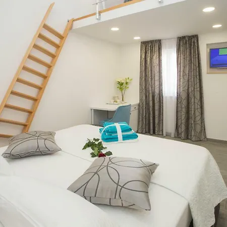 Old Town Gasthuis Split